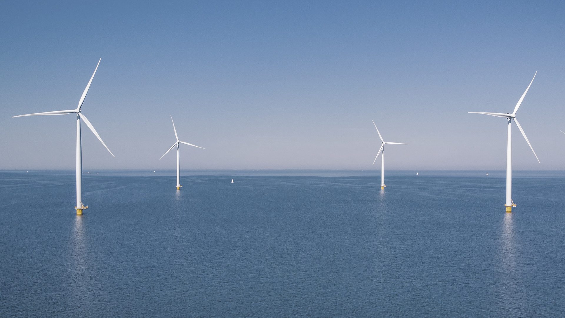 Fire offshore vindmøller.